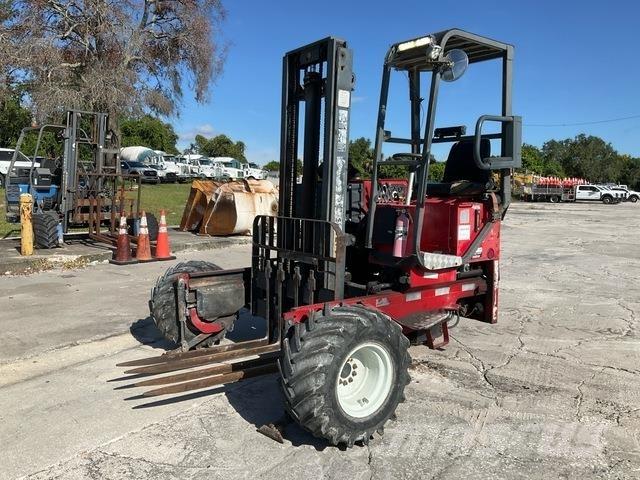Moffett M5500 رافعات شوكية مثبتة على شاحنات