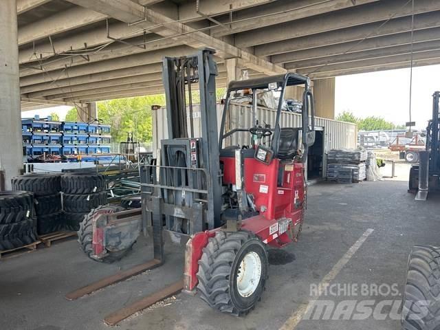 Moffett M55P رافعات شوكية مثبتة على شاحنات