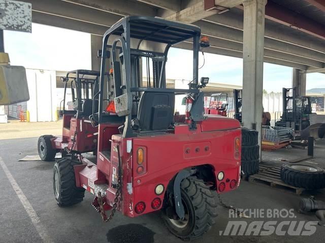 Moffett M55P رافعات شوكية مثبتة على شاحنات
