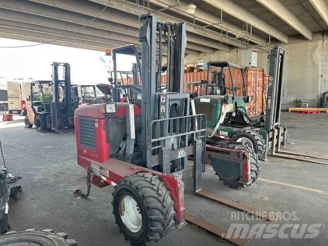 Moffett M55P رافعات شوكية مثبتة على شاحنات