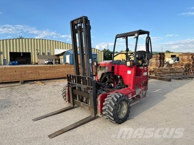 Moffett M70 رافعات شوكية مثبتة على شاحنات