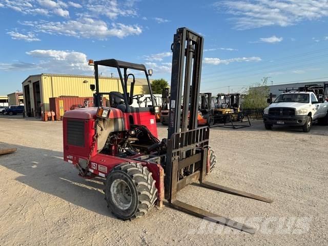 Moffett M70 رافعات شوكية مثبتة على شاحنات