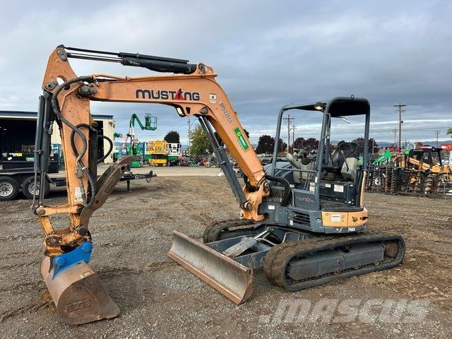 Mustang 450Z حفارات زحافة