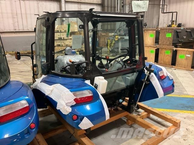 New Holland  كابينة والداخلية