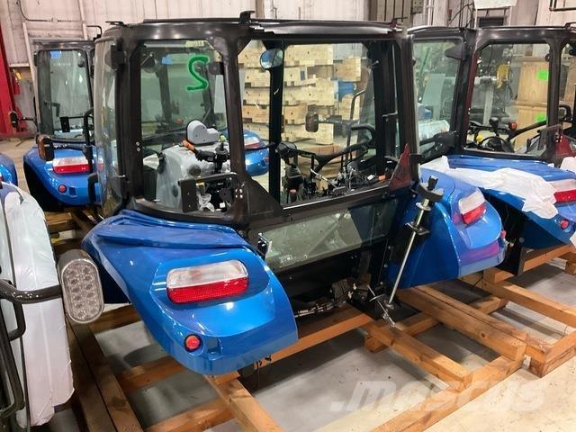 New Holland  كابينة والداخلية