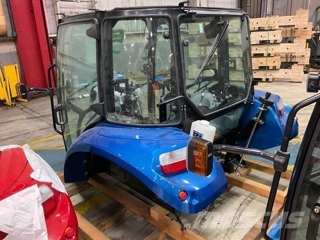 New Holland  كابينة والداخلية