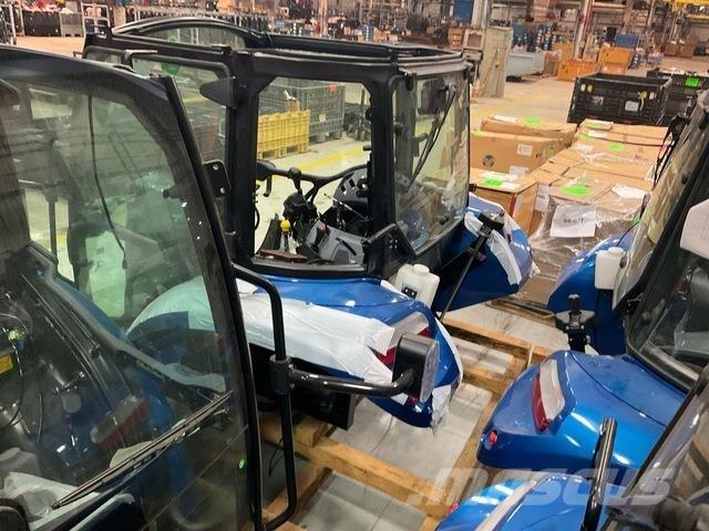New Holland  كابينة والداخلية