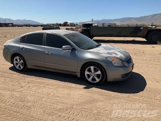 Nissan Altima سيارات