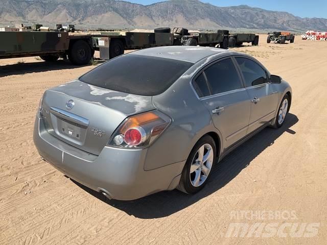 Nissan Altima سيارات