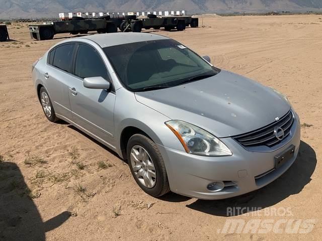 Nissan Altima سيارات