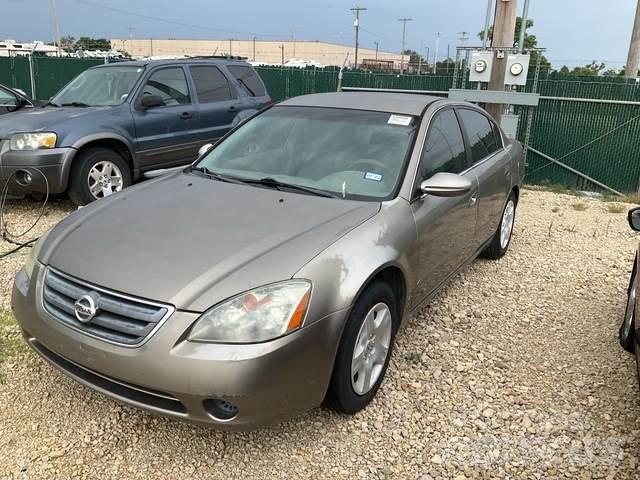 Nissan Altima سيارات