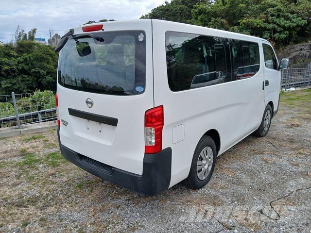 Nissan Caravan حافلة صغيرة