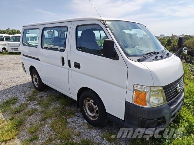 Nissan CARAVAN حافلة صغيرة
