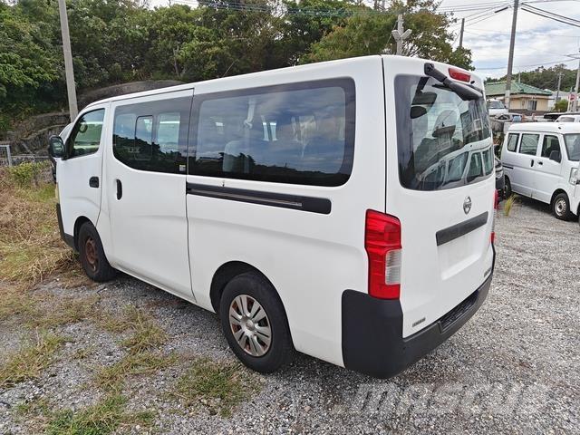 Nissan Caravan حافلة صغيرة