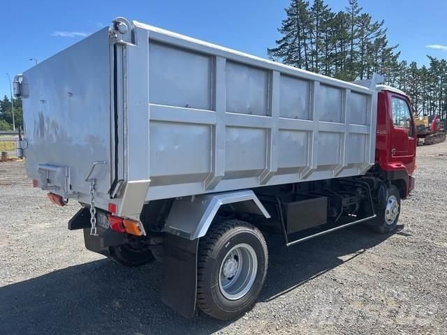 Nissan Condor شاحنات قلابة