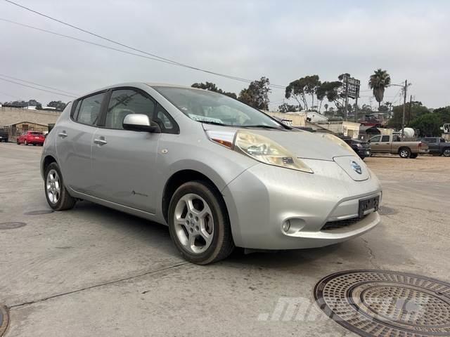 Nissan Leaf سيارات