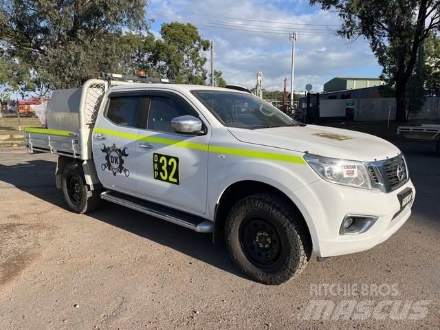 Nissan Navara شاحنات خفيفة/مفصلية الجوانب