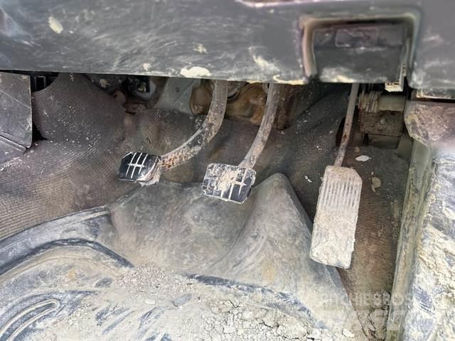 Nissan Navara شاحنات خفيفة/مفصلية الجوانب