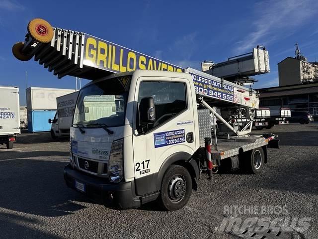 Nissan NT400 المنصات الهوائية المثبتة على شاحنة