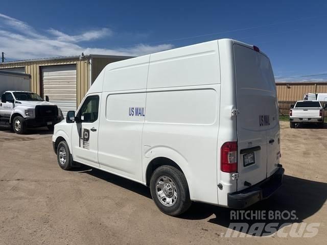 Nissan NV شاحنة مقفلة