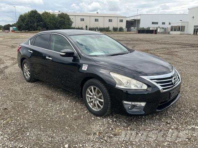 Nissan TEANA سيارات