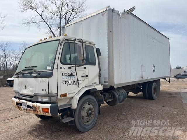 Nissan UD2600 شاحنات ذات هيكل صندوقي