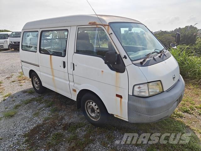 Nissan VANETTE حافلة صغيرة