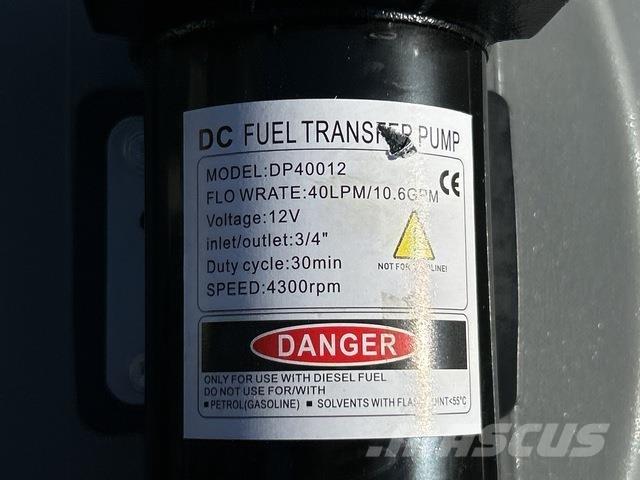  Olsen DD200 صهاريج الوقود والصهاريج الإضافية