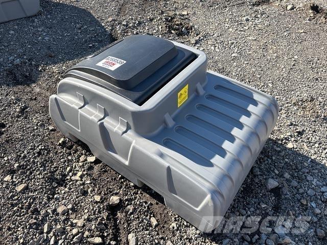  Olsen DD200 صهاريج الوقود والصهاريج الإضافية