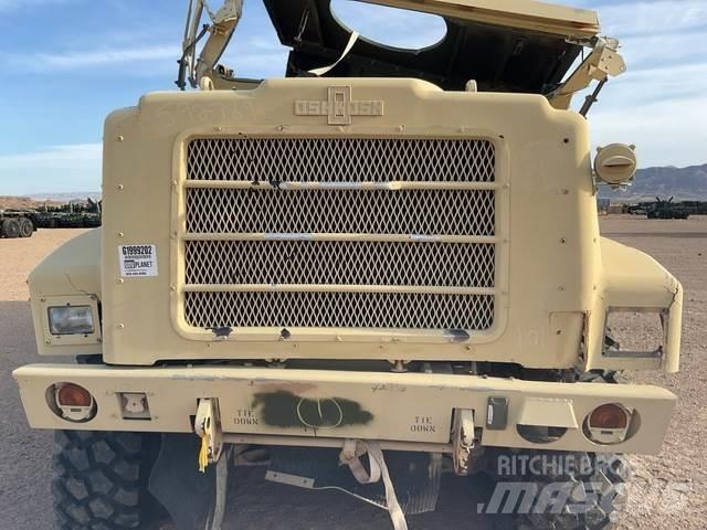 Oshkosh  شاحنات ذات هيكل صندوقي