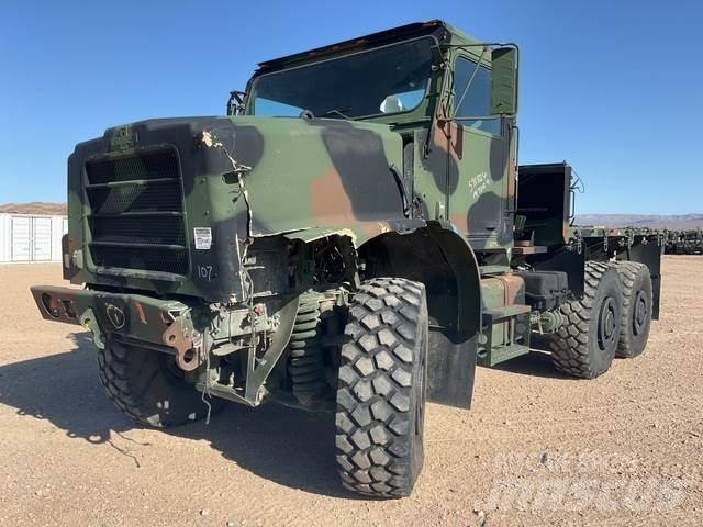 Oshkosh  شاحنات ذات هيكل صندوقي