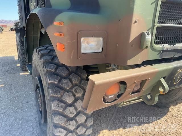 Oshkosh  شاحنات ذات هيكل صندوقي