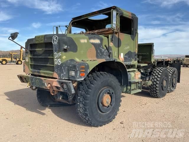 Oshkosh  شاحنات ذات هيكل صندوقي