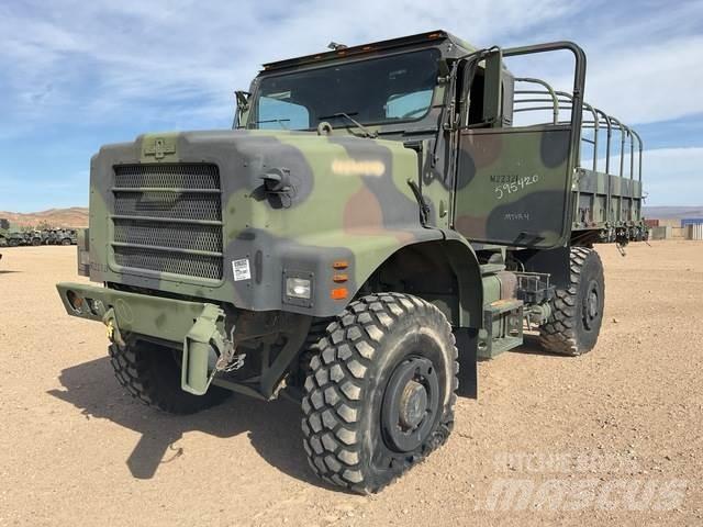 Oshkosh  شاحنات ذات هيكل صندوقي
