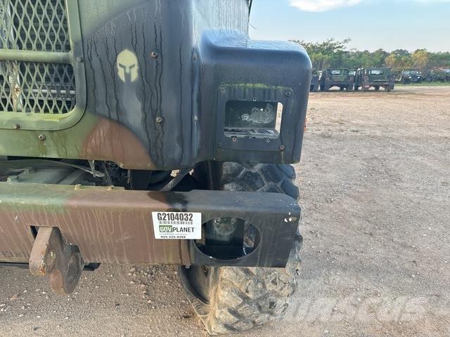 Oshkosh  شاحنات ذات هيكل صندوقي