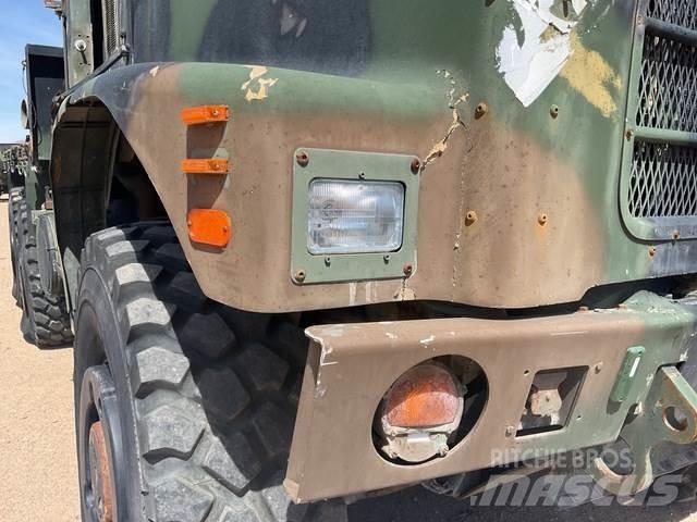 Oshkosh  شاحنات ذات هيكل صندوقي