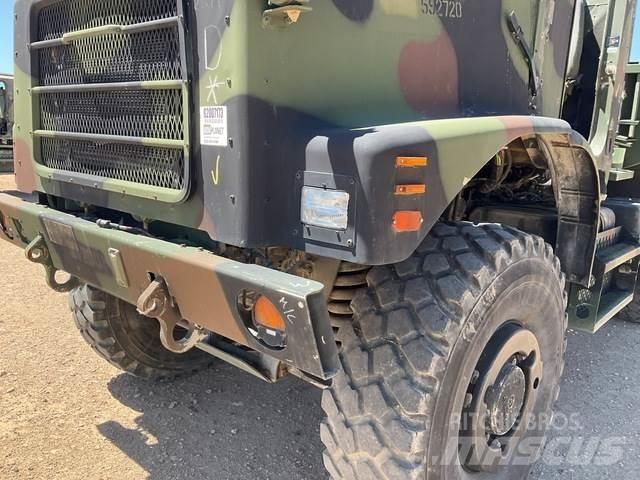 Oshkosh AMK23A1 شاحنات ذات هيكل صندوقي