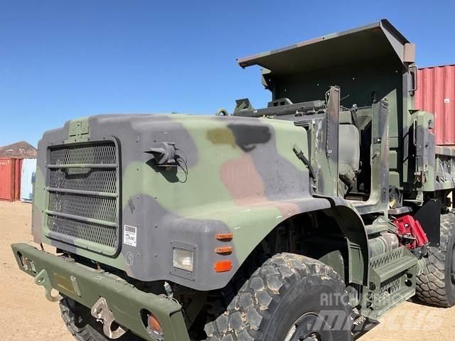 Oshkosh AMK29A1 شاحنات قلابة