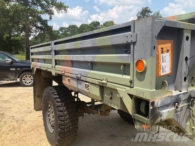 Oshkosh M1082 أخرى