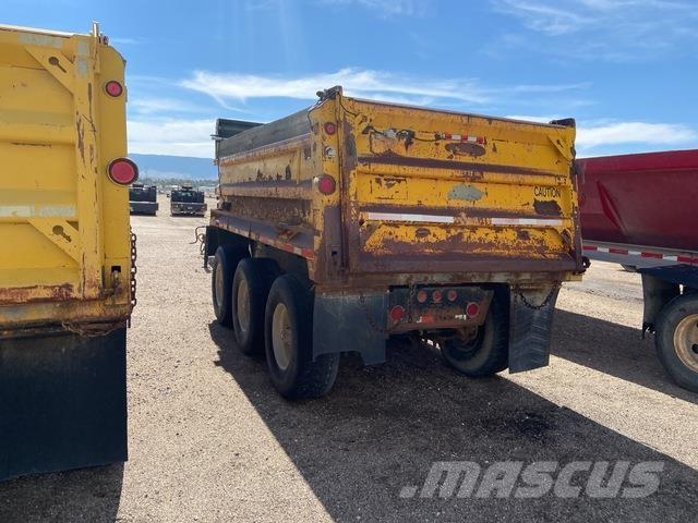 Peerless  مقطورات قلابة