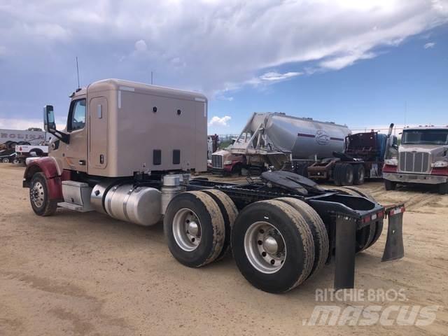 Peterbilt  وحدات الجر