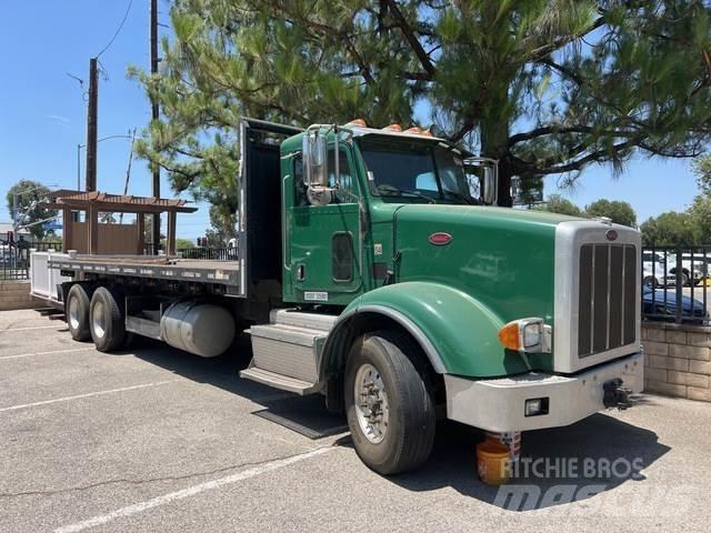 Peterbilt  شاحنات قلابة