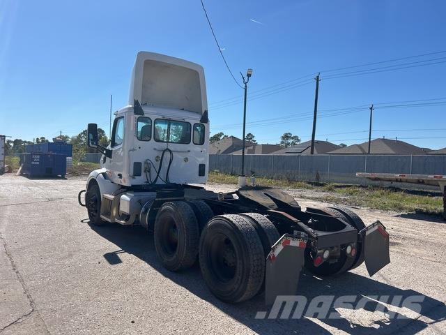 Peterbilt  وحدات الجر