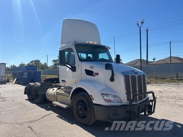 Peterbilt  وحدات الجر