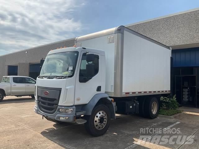 Peterbilt 220 شاحنات ذات هيكل صندوقي