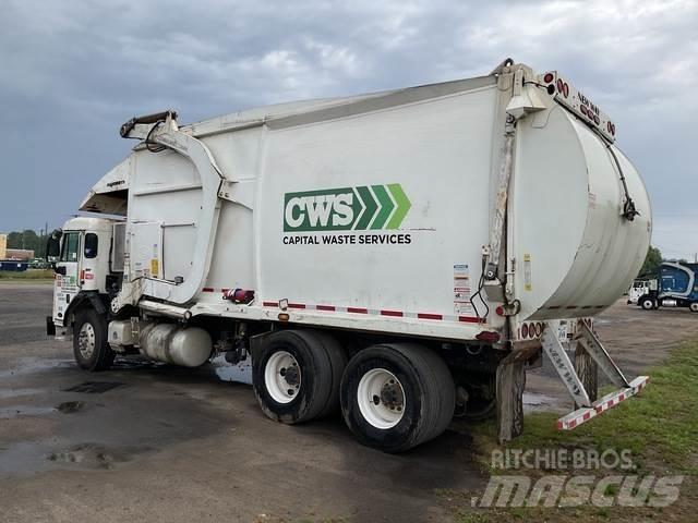 Peterbilt 320 شاحنات المخلفات