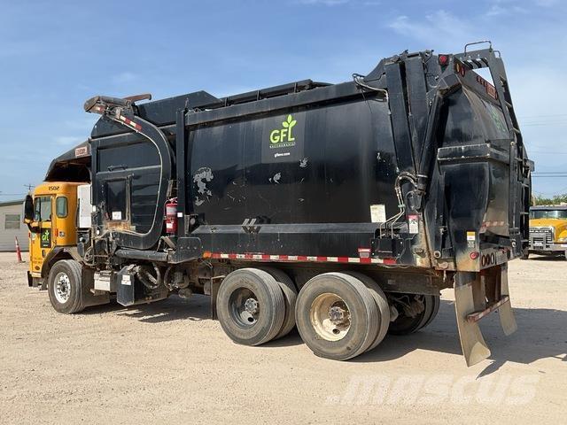 Peterbilt 320 شاحنات المخلفات