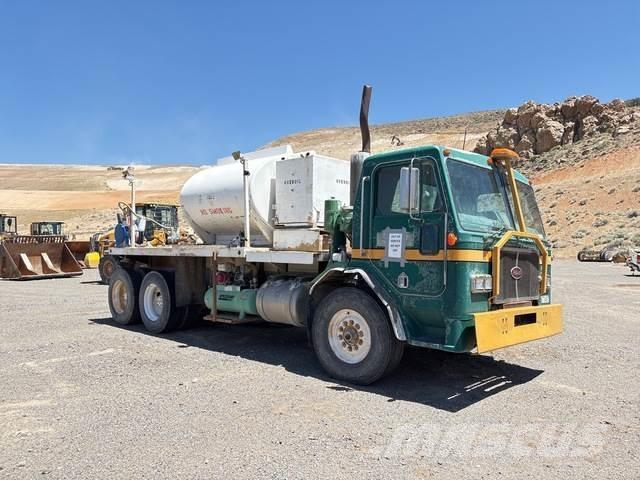 Peterbilt 320 شاحنات ذات صهاريج