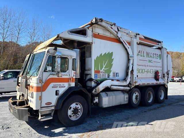 Peterbilt 320 شاحنات المخلفات