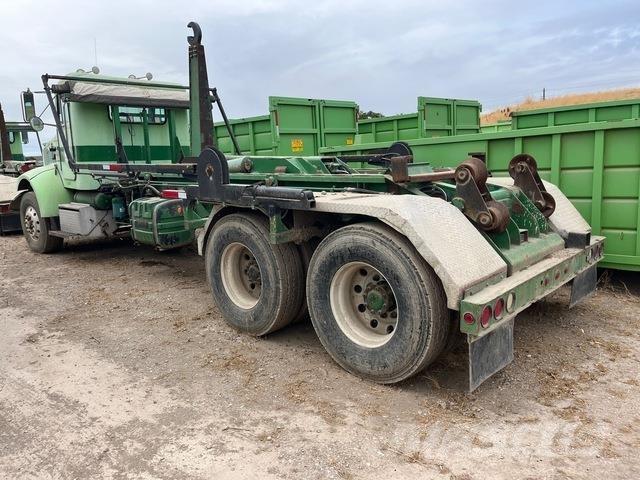 Peterbilt 330 شاحنات الرافعات الخطافية